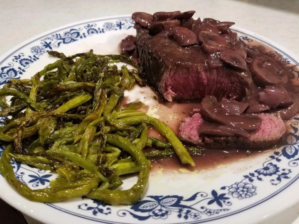 Filet Mignon with Mushroom-Cabernet Gravy