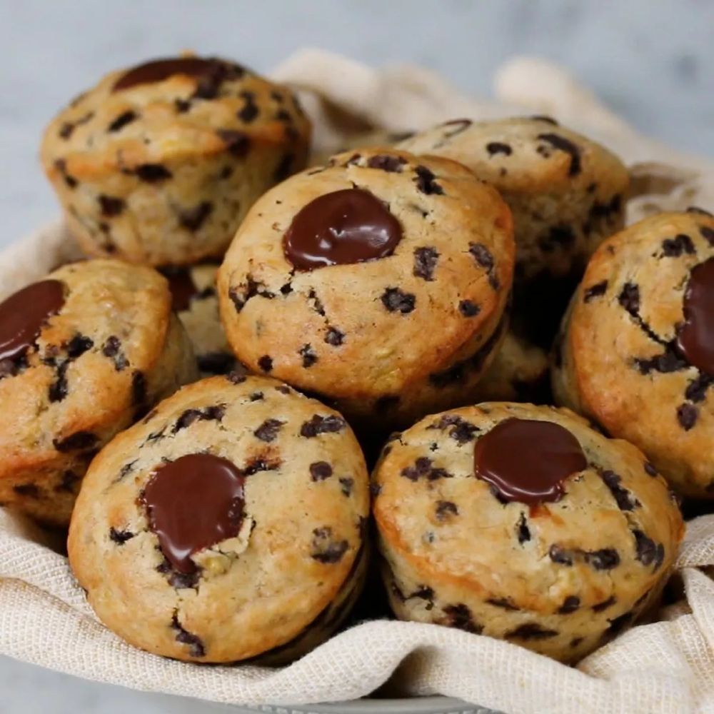 Chocolate-Filled Banana Muffins