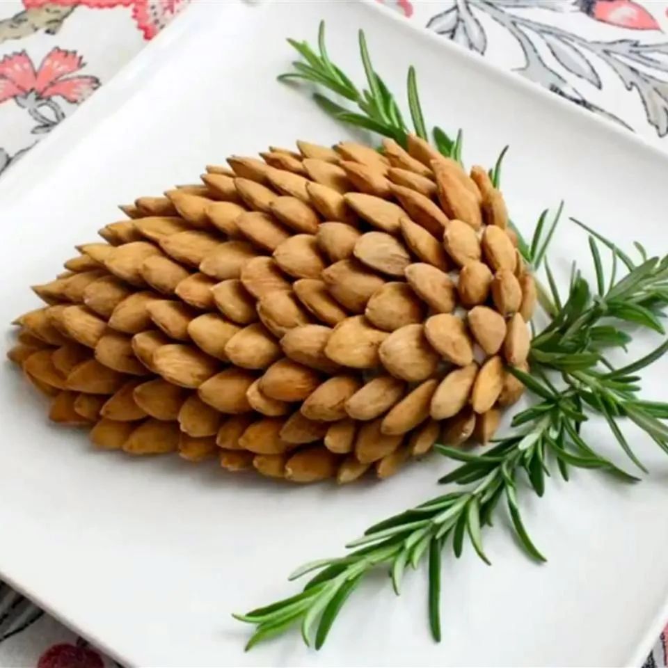 Pine Cone Cheese Ball