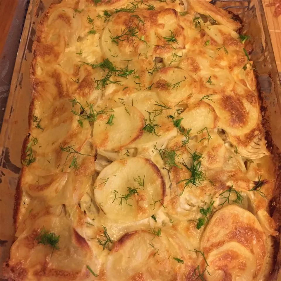 Cheddar Fennel Potato Gratin