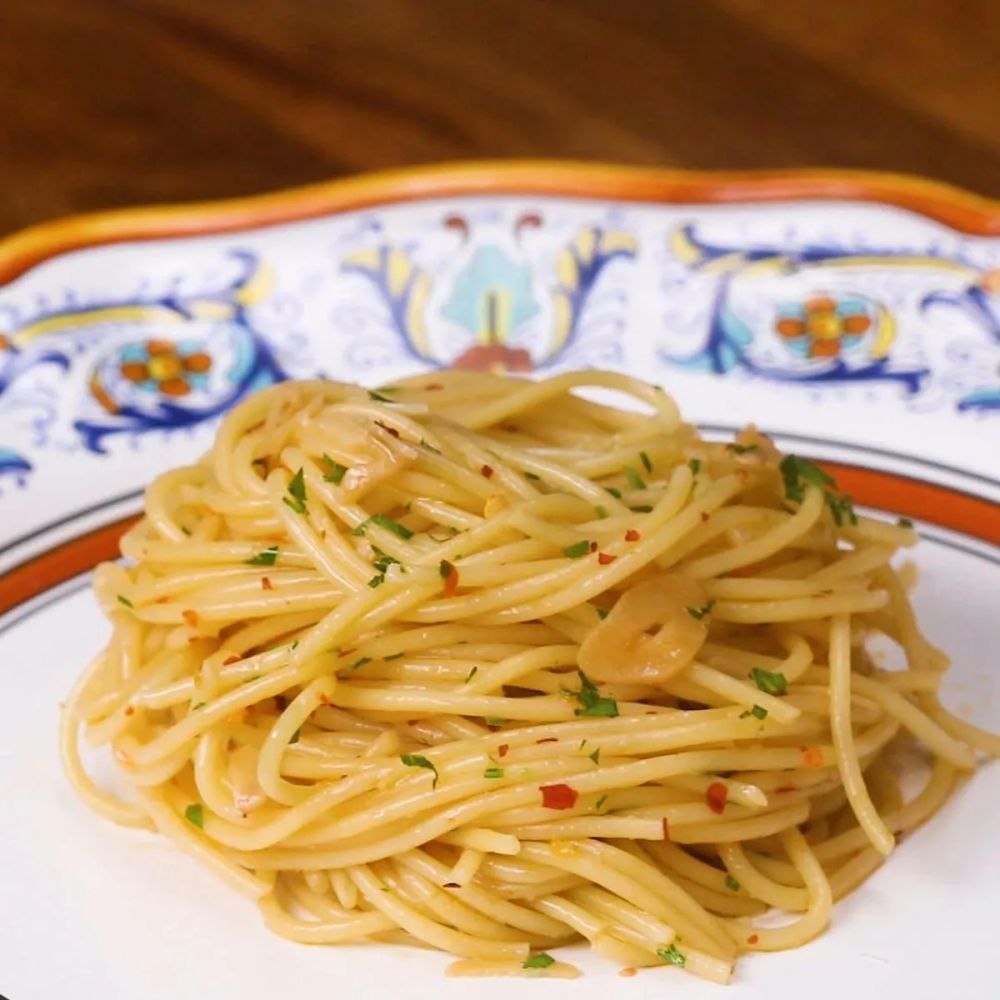 Spaghetti With Garlic And Oil