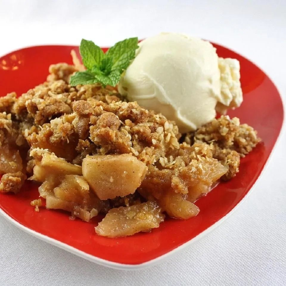 Easy Apple Crisp with Oat Topping