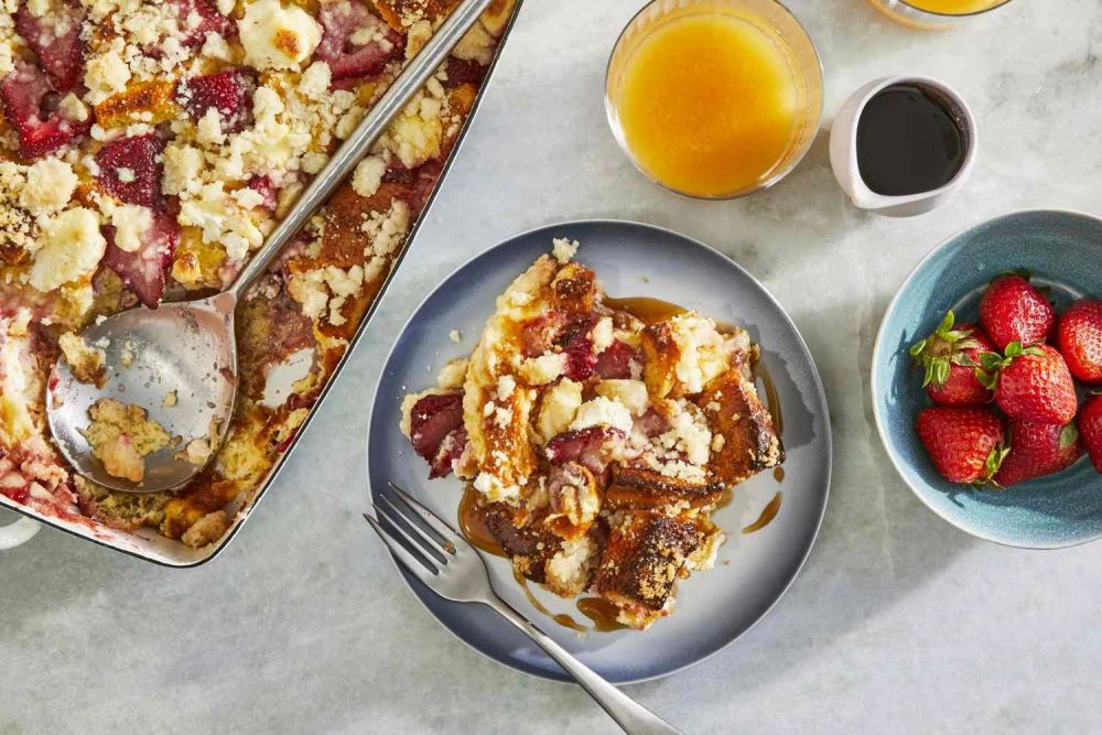 Cream Cheese-Stuffed French Toast with Strawberries