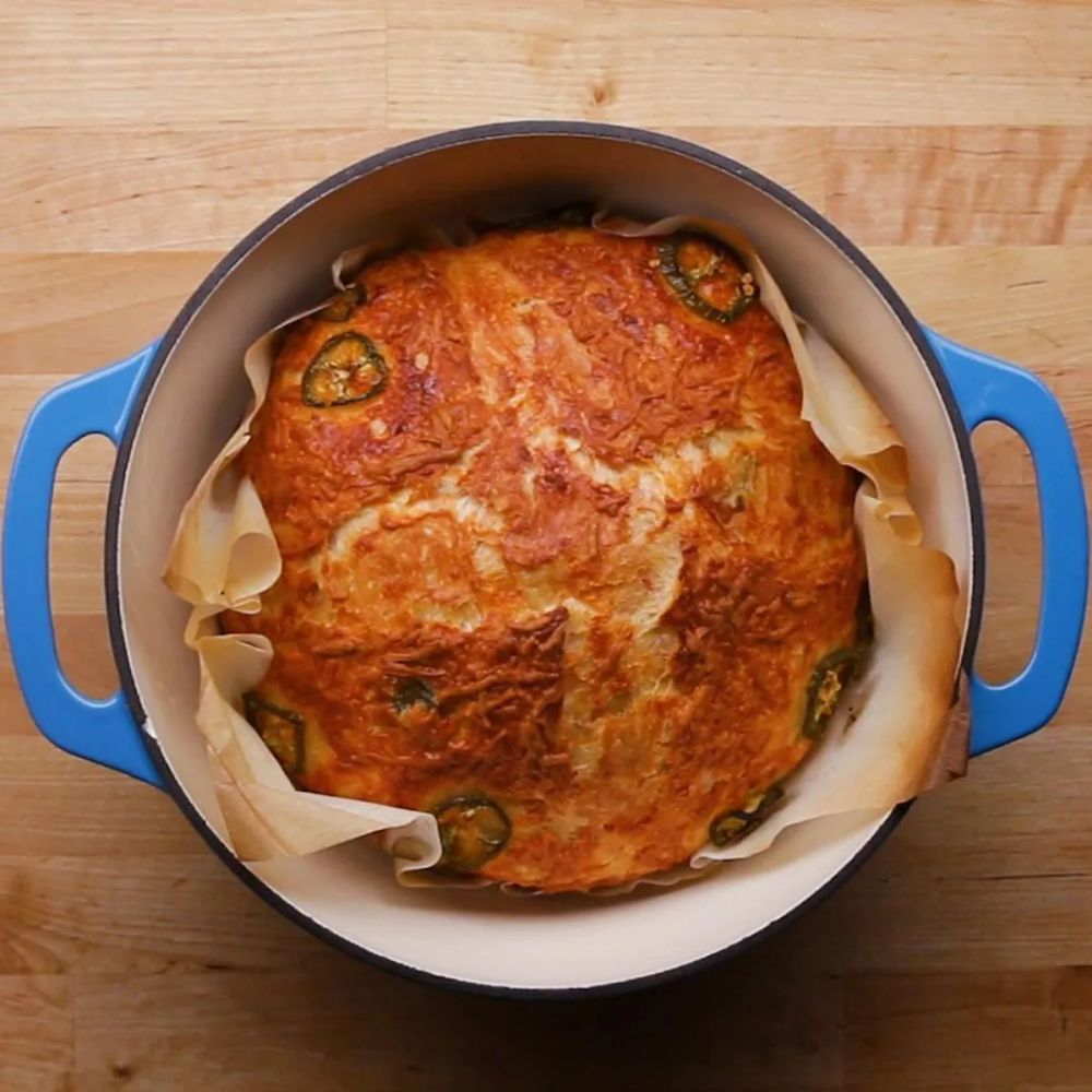 Dutch Oven Jalapeño Cheddar Bread