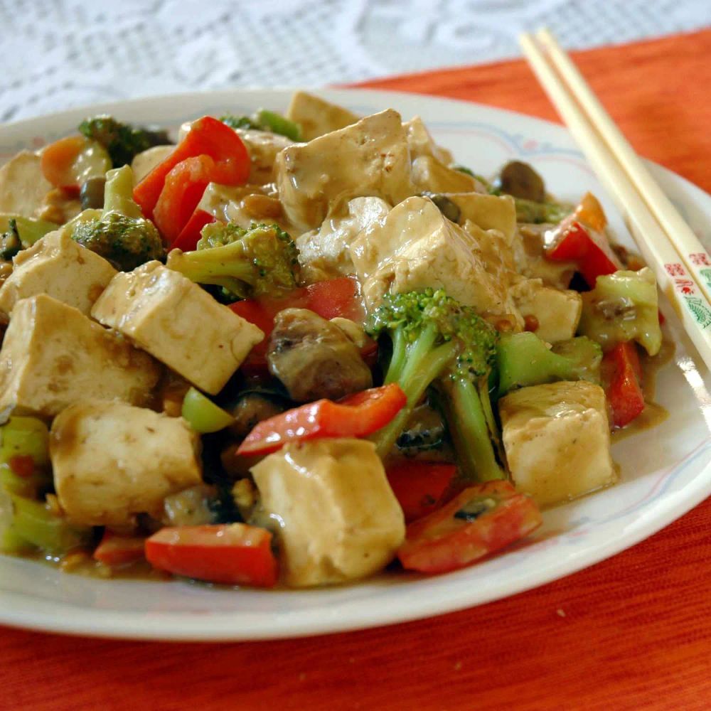 Tofu and Veggies in Peanut Sauce