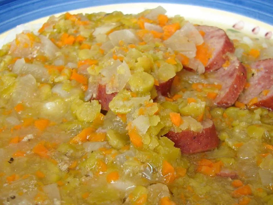 Slow Cooker Split Pea Sausage Soup