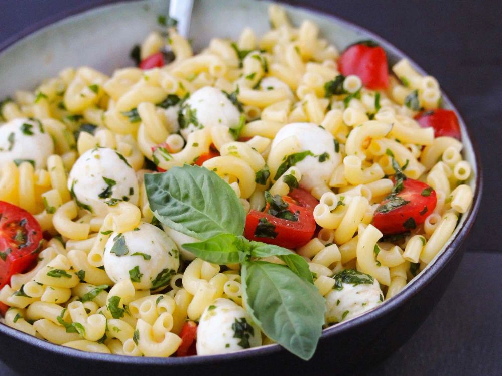 Pesto Pasta Caprese Salad