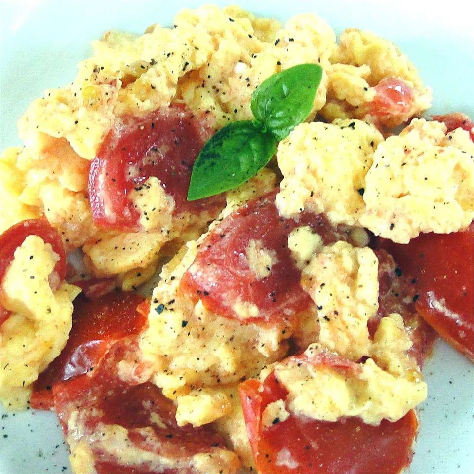 Fresh Tomato Parmesan Scramble