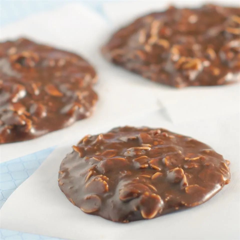 Super-Moist No-Bake Chocolate and Oatmeal Cookies