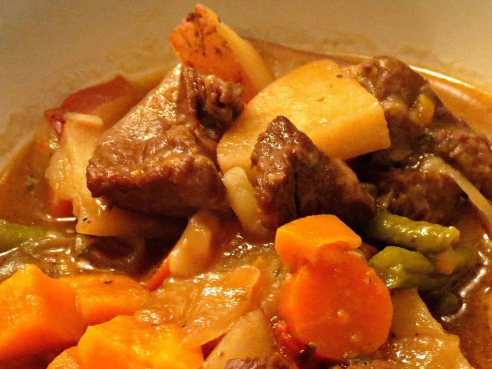 Mom's Portuguese Beef Stew