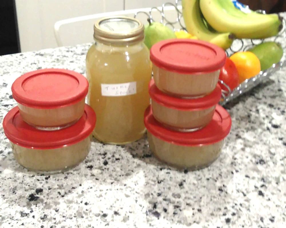 Instant Pot® Turkey Bone Broth