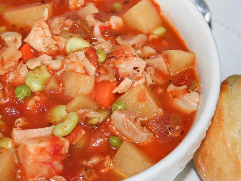 Manhattan-Style Clam Chowder