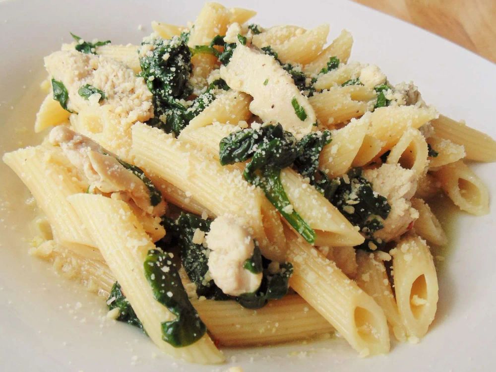 Spinach and Grilled Chicken Penne