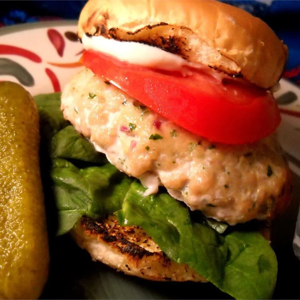 Moist Spicy Turkey Burgers