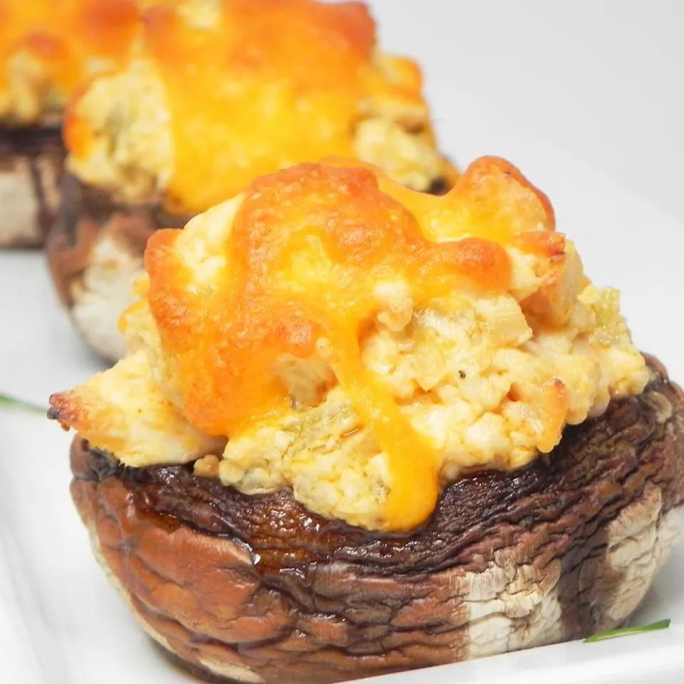 Buffalo Chicken Stuffed Mushrooms (Low-Carb)