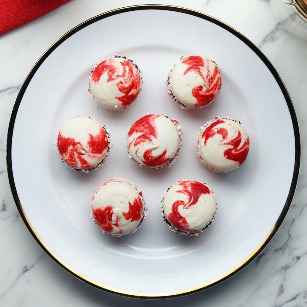 Peppermint Macarons