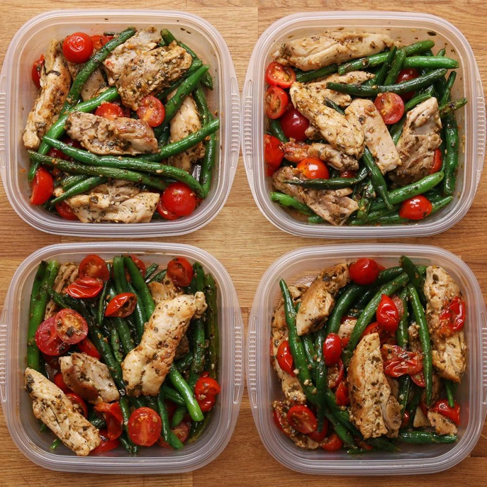 Weekday Meal-Prep Pesto Chicken & Veggies