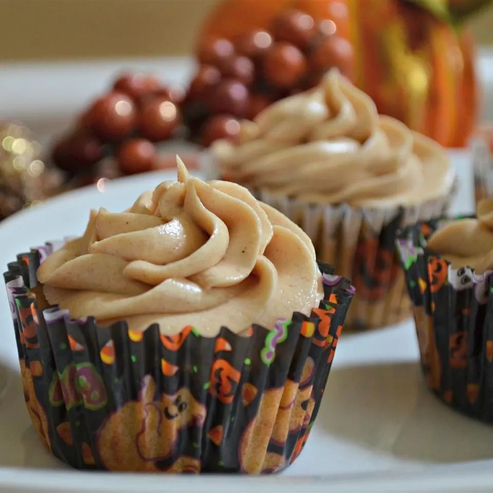 Pumpkin Spice Cupcakes With Cream Cheese Frosting