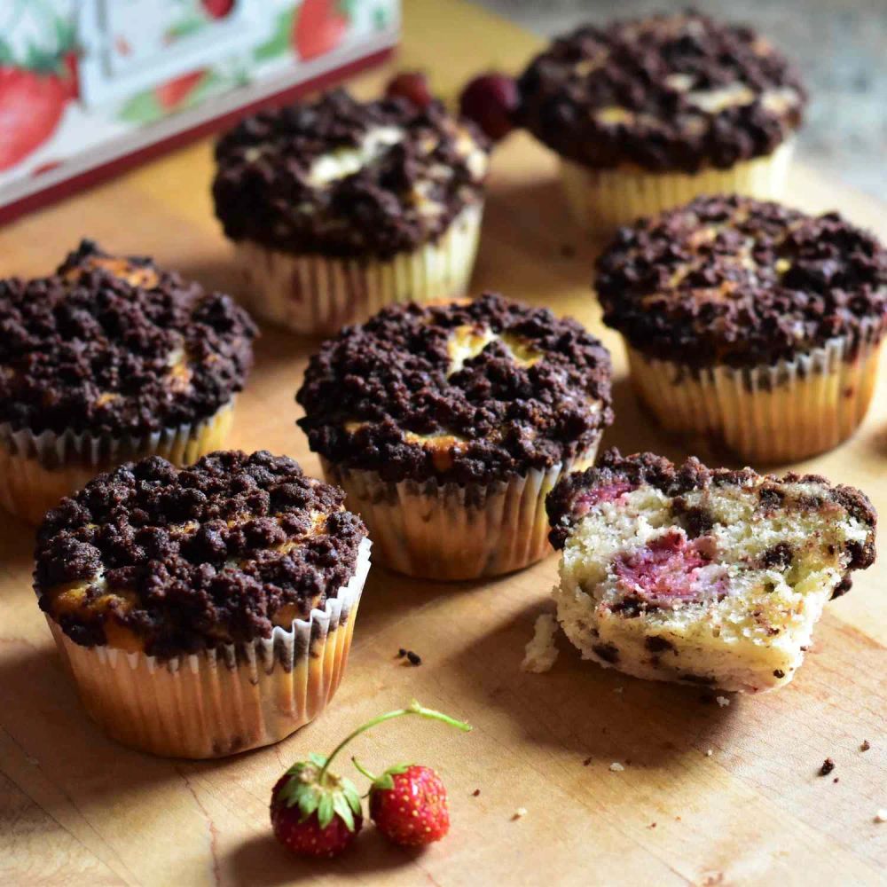 Strawberry-Chocolate Chip Muffins with Chocolate Streusel Topping