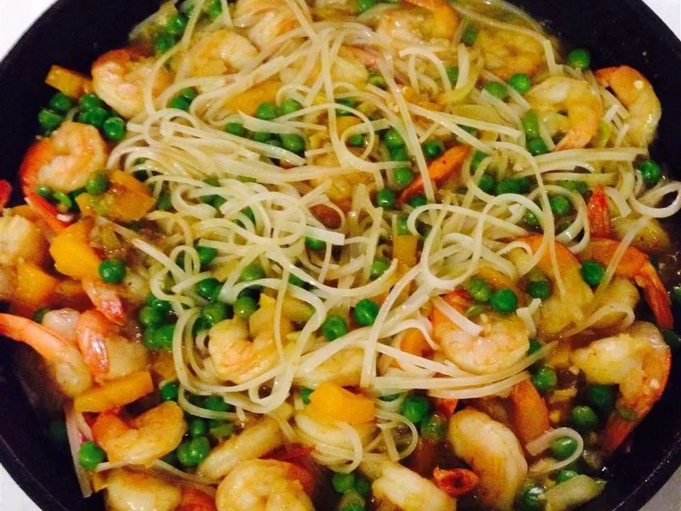 Singapore Noodle Curry Shrimp