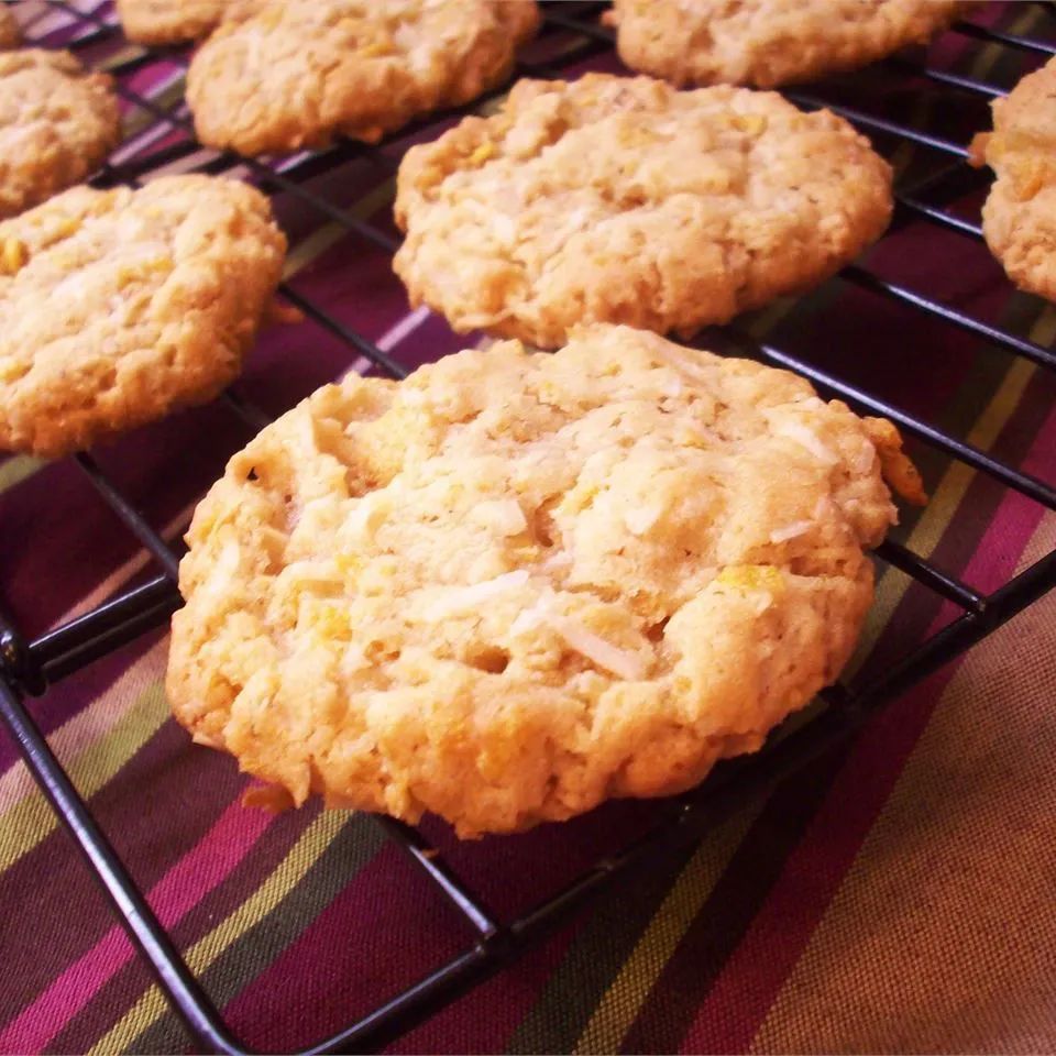 Chewy Crispy Coconut Cookies