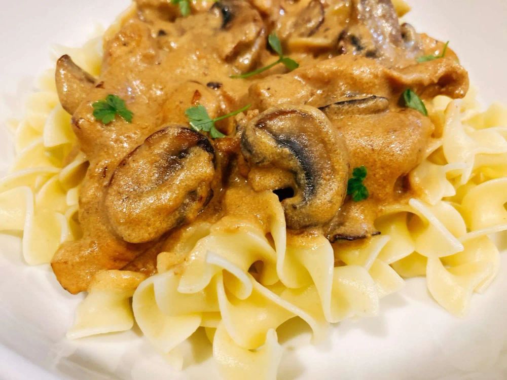 Creamy Chicken and Mushroom Stroganoff