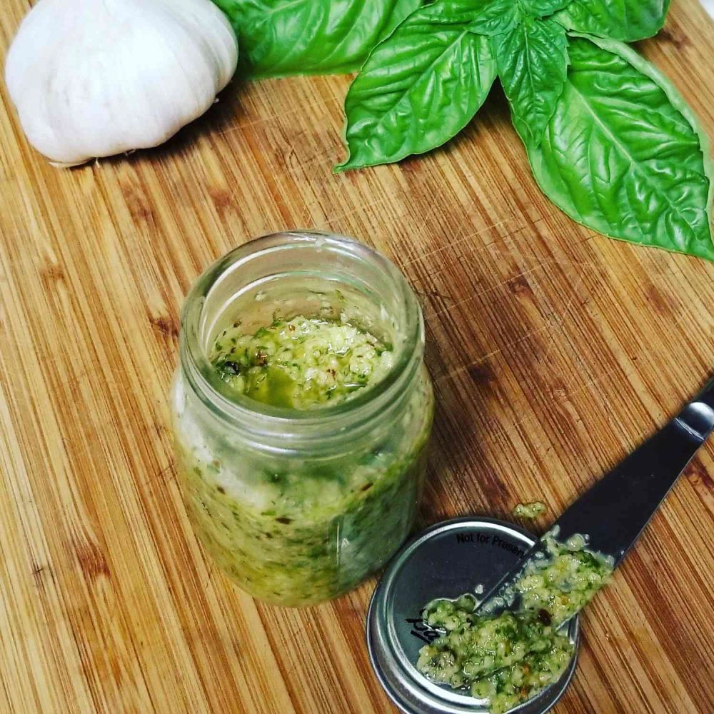 Garlic Basil Spread