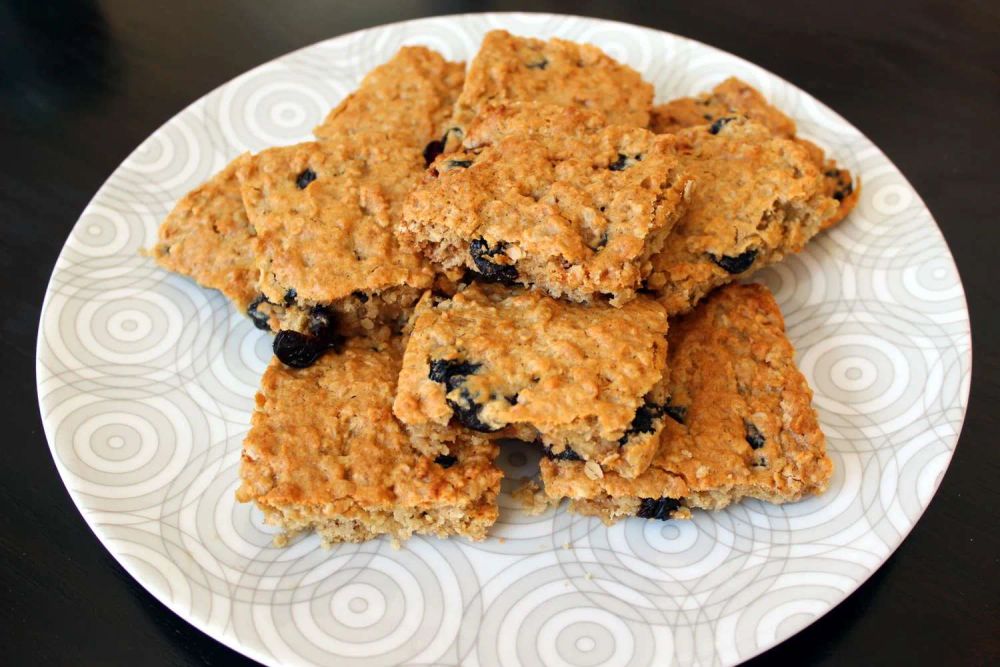 Vegan Oatmeal Cookie Bars