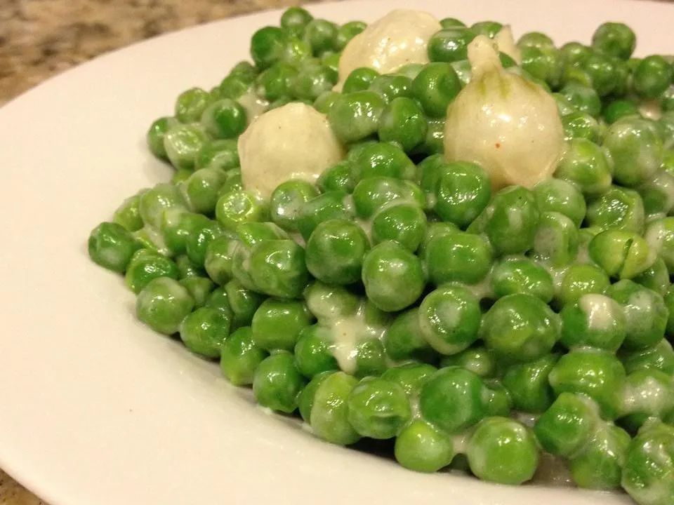 Creamed Onions and Peas