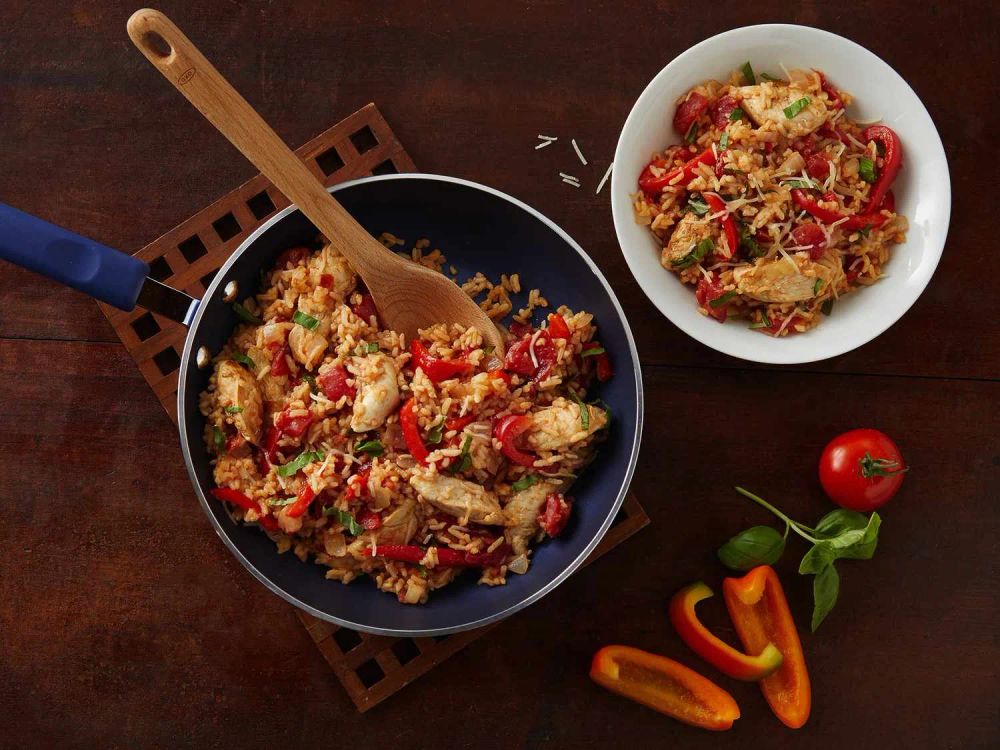 20-Minute Basil, Chicken & Tomato Rice