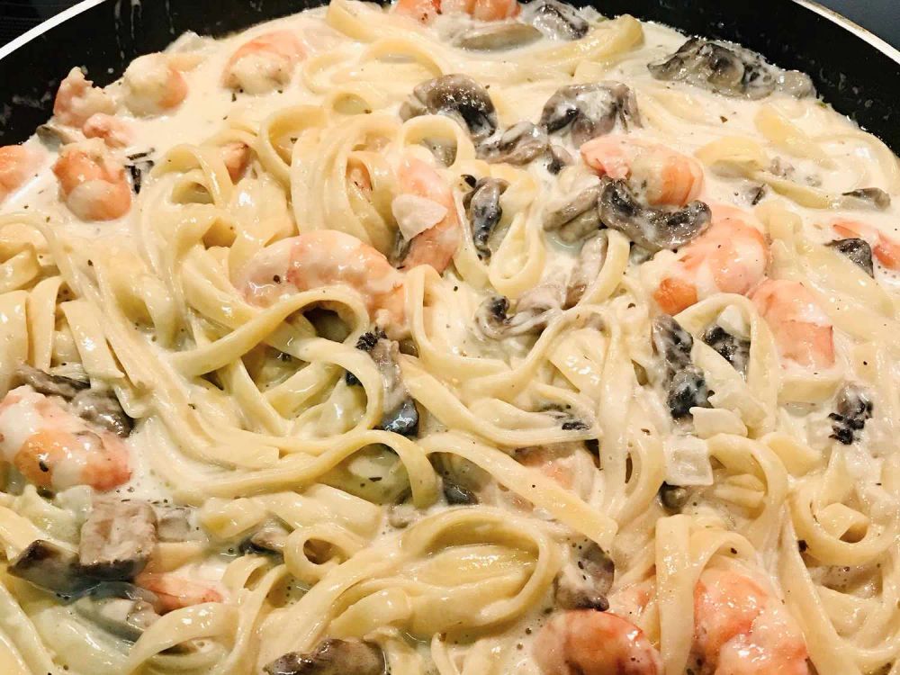 Mushroom Shrimp Alfredo Pasta