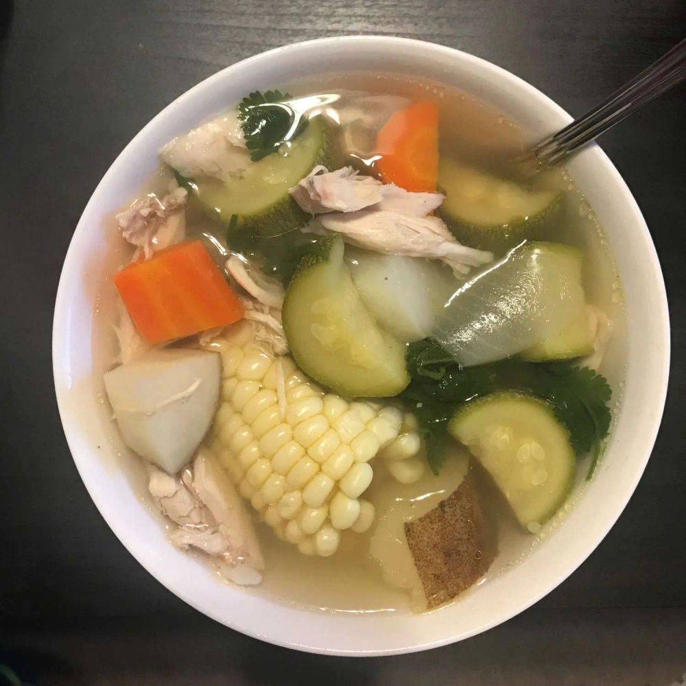 Caldo de Pollo