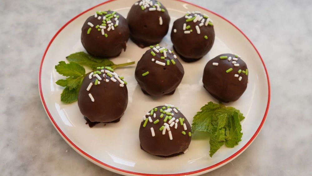 Easy Mint Chocolate Truffles