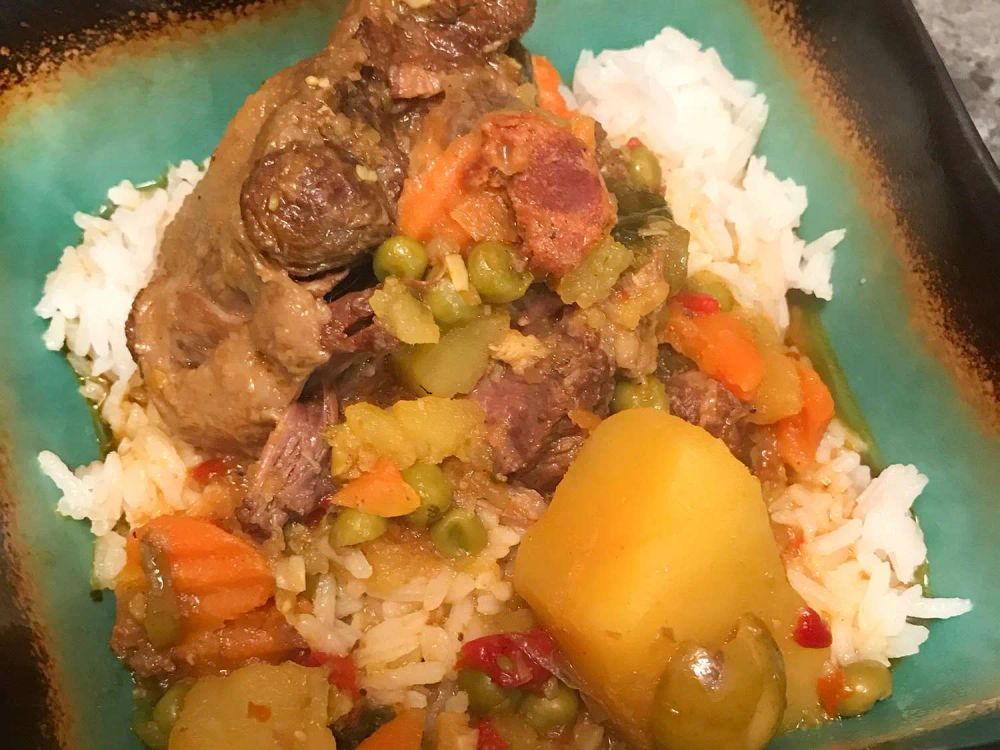 Rabo Encendido (Cuban Oxtail Stew)