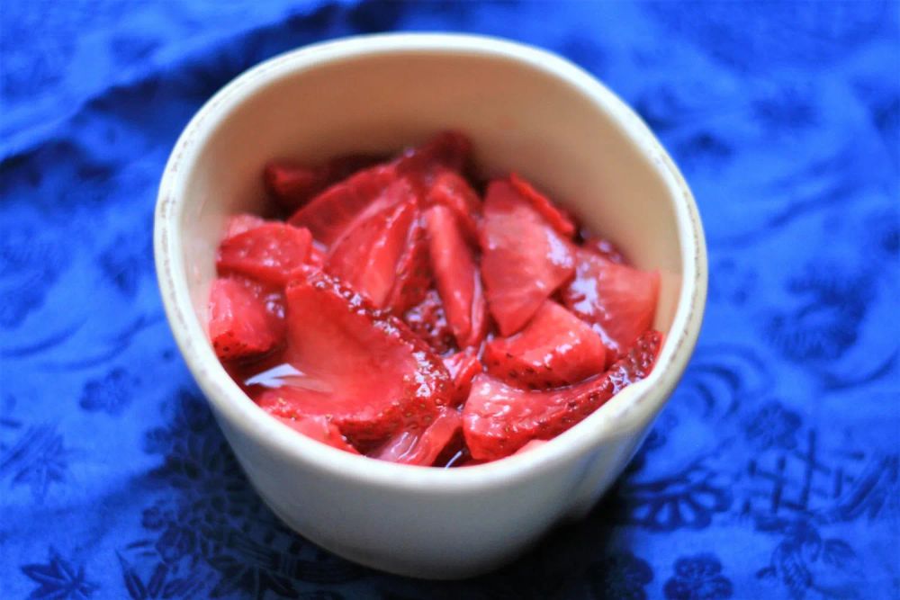 Simple Strawberry Sauce