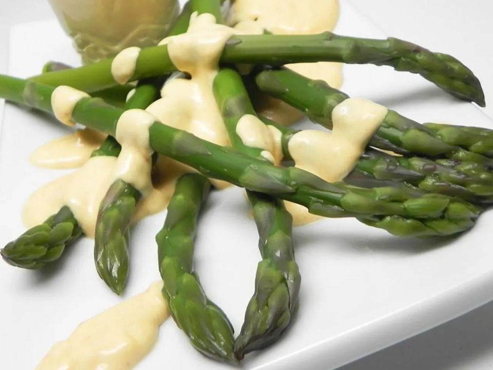 Quick and Easy Mock Hollandaise Sauce