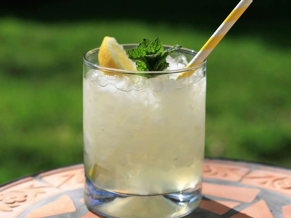 Vodka Lemonade with Mint