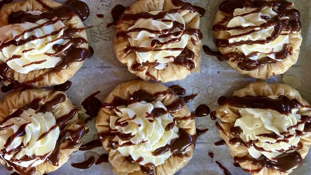 Phyllo Bracelet With Vanilla Mascarpone Creme And Chocolate Ganache