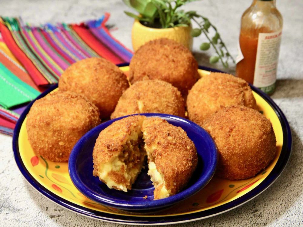 Pan-Fried Stuffed Potatoes (Cuban Papas Rellenas)