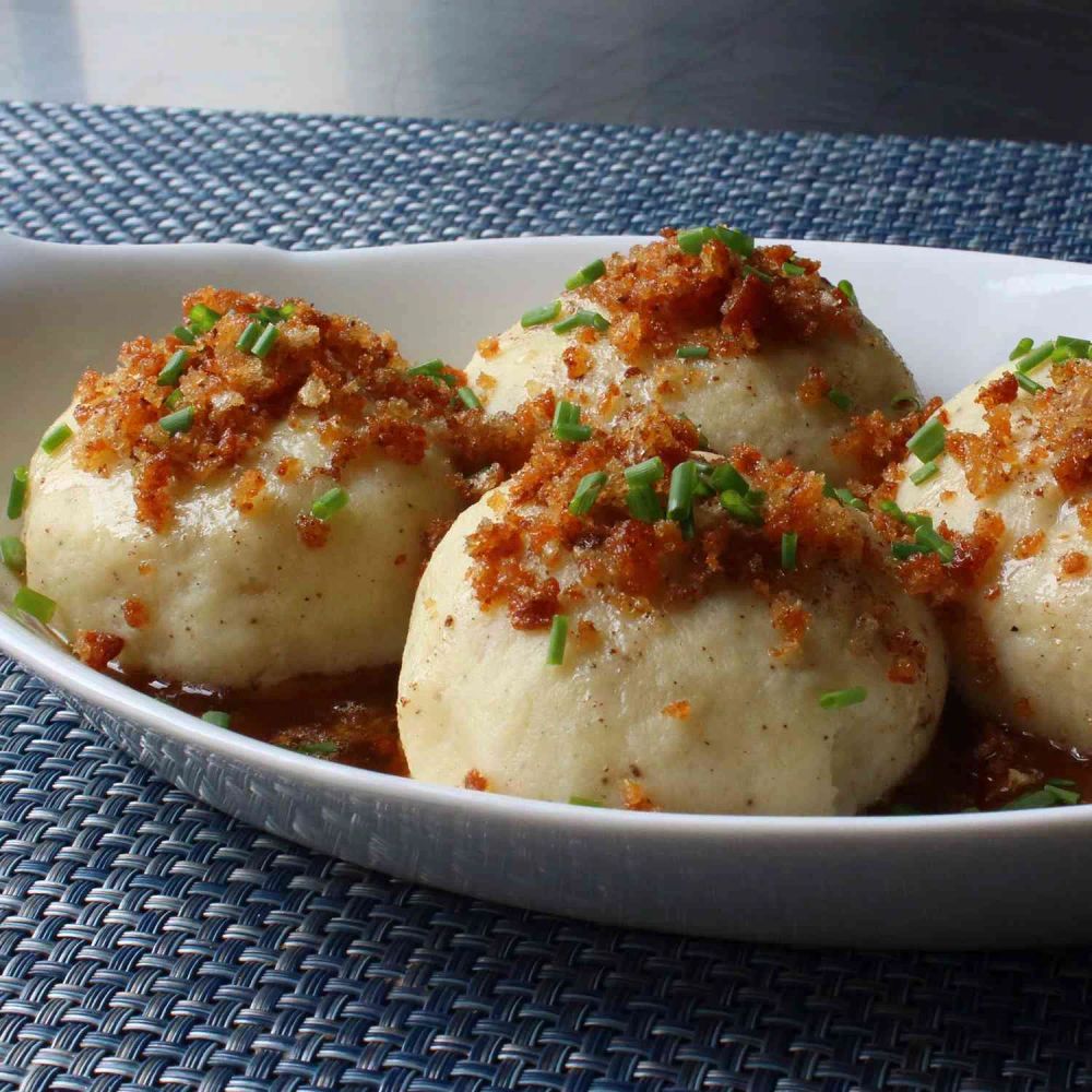 Kartoffelklöße (German Potato Dumplings)