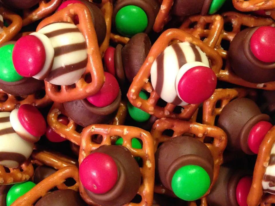 Chocolate Pretzel Treats