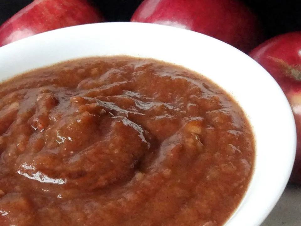 Slow Cooker Cider Applesauce (No Sugar Added)