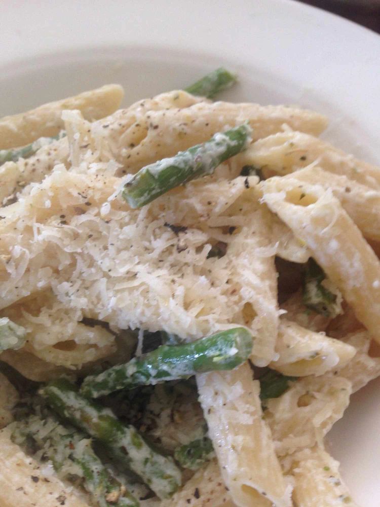 Pasta with Asparagus, Goat Cheese, and Lemon