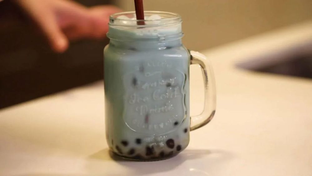 Pea Tea Latte With Boba