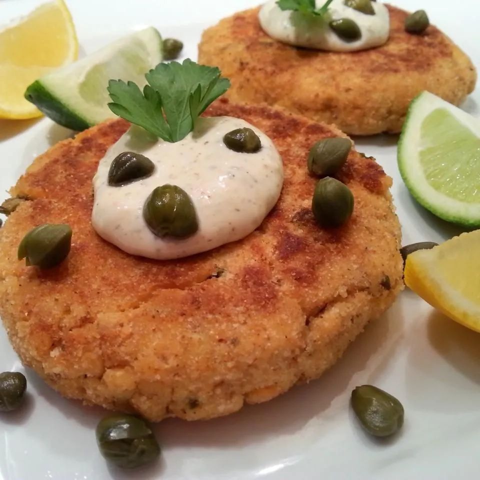 Chef John's Salmon Cakes