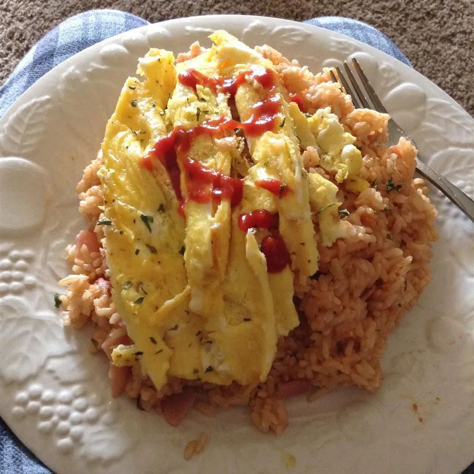 Omuraisu (Japanese Rice Omelet)