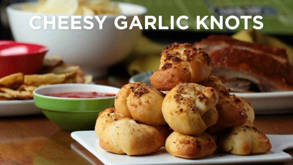 Cheesy Garlic Knots