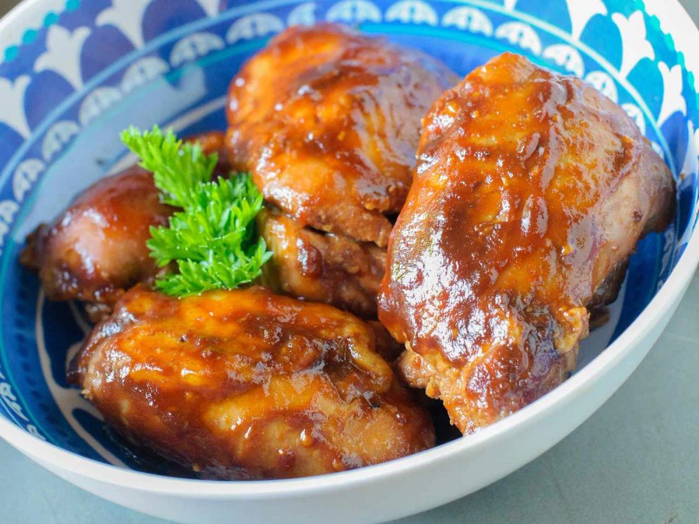 Slow Cooker BBQ Chicken Thighs