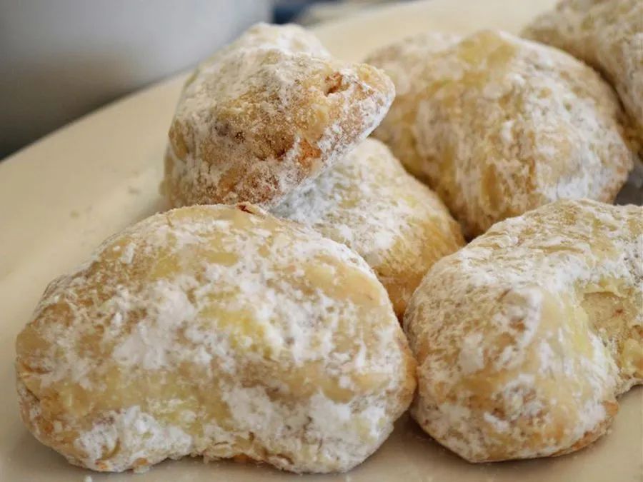 Almond Crescent Cookies