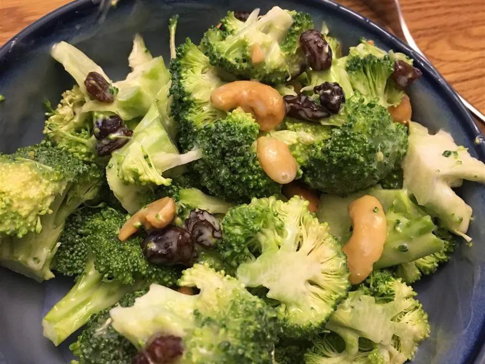 Broccoli Cashew Salad